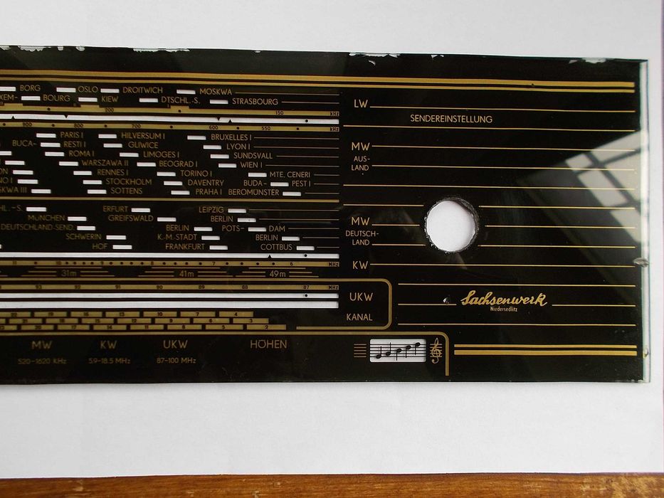 Оригинална стъклена скала за лампово радио Olympia 571W