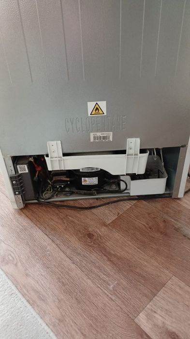 Холодильник  Midea