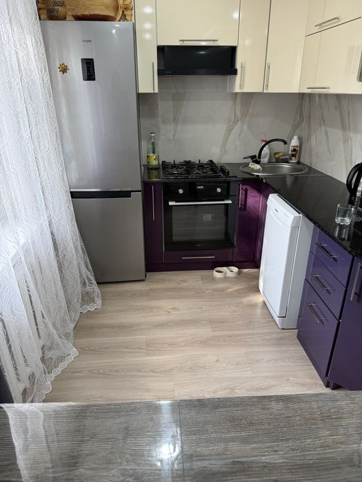 Продам квартиру 3 комнатную