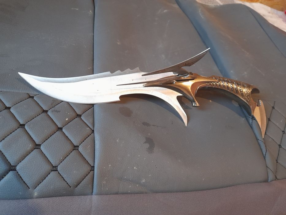 Vând cuțit de colectie