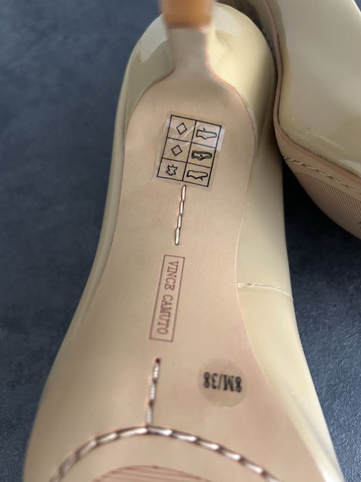 Женские лаковые туфли