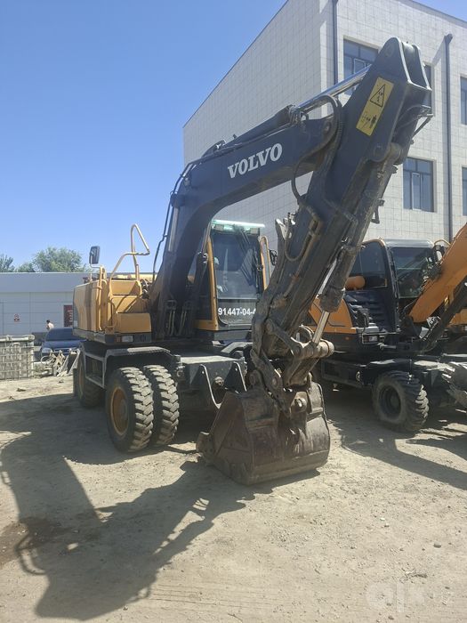 Ekskavator Volva 145 sotiladi
