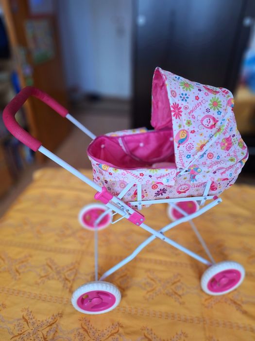 Carucior pentru papusi
