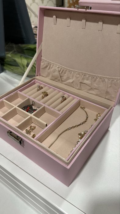 Шкатулки для украшений