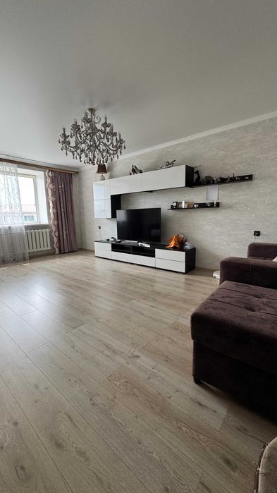 Продам 3 комнатную квартиру. 19 микрорайон.