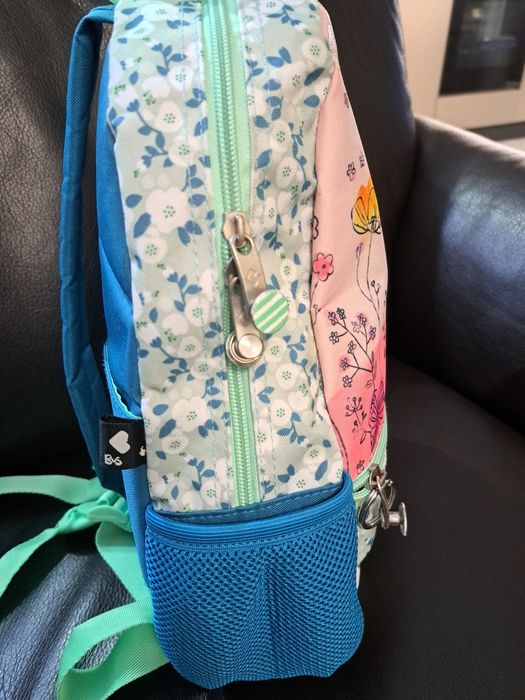 Ученическа раница Kirkens Bymisjon и Малка раничка Lol на Busquets