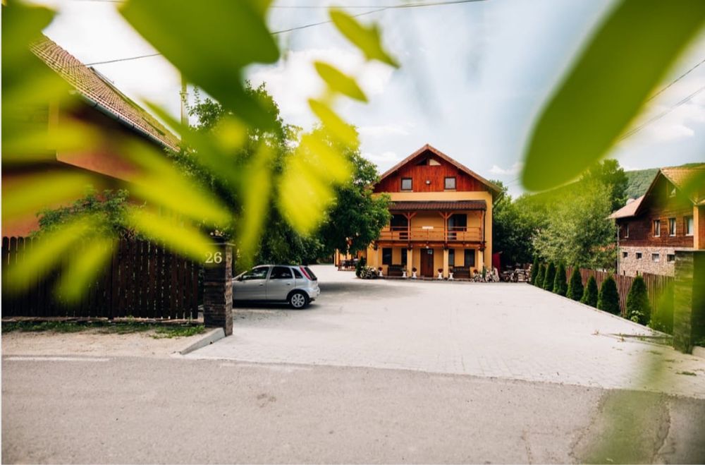 De vanzare pensiune turistica Praid • OLX.ro