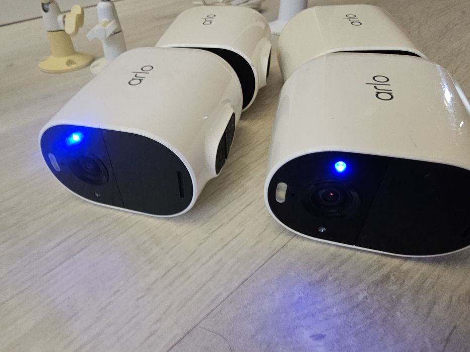 Camere supraveghere arlo essential/panouri solare