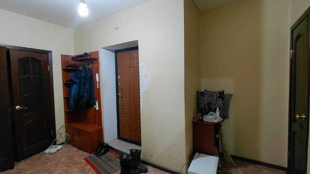 Продам 2 ком кв мкр АЭРОПОРТ