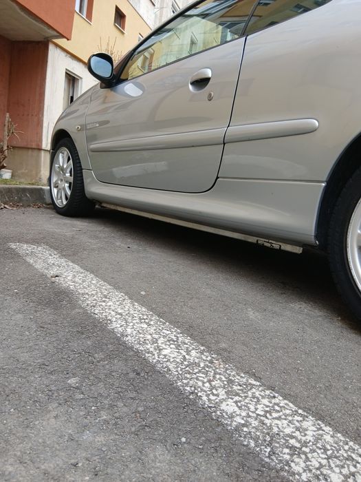 Peugeot 206 cc .