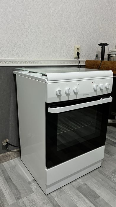 Плита Hansa в отличном состоянии, полностью работает.