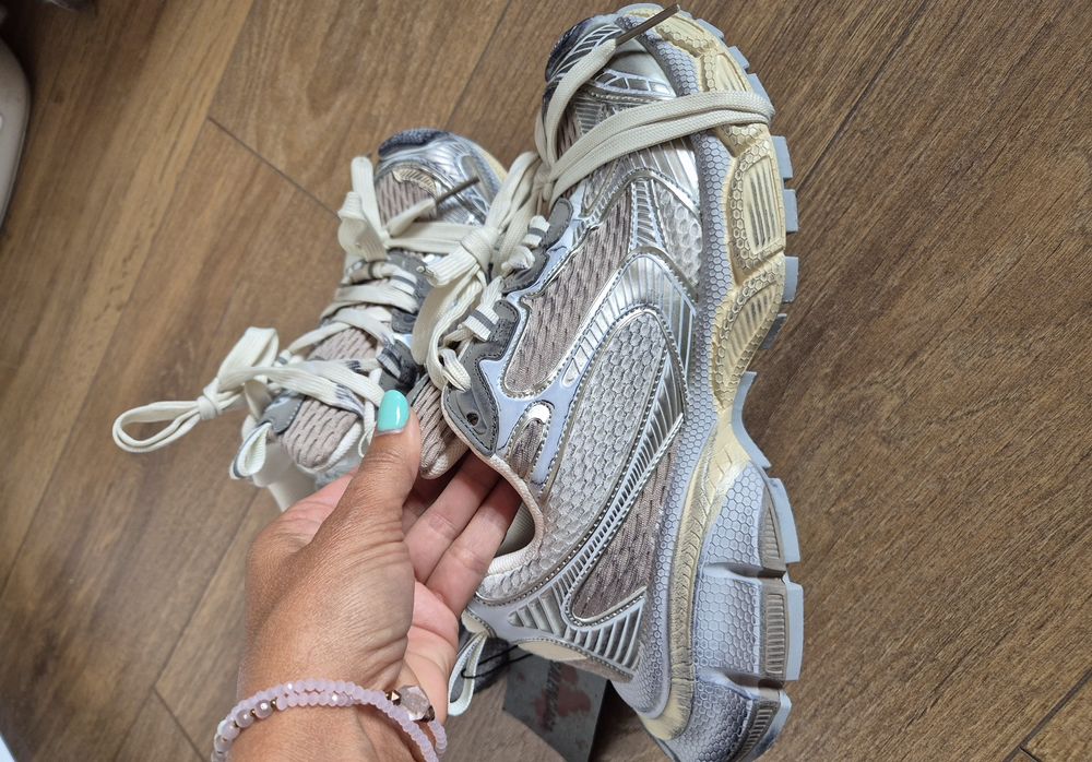 Balenciaga нови, топ модел