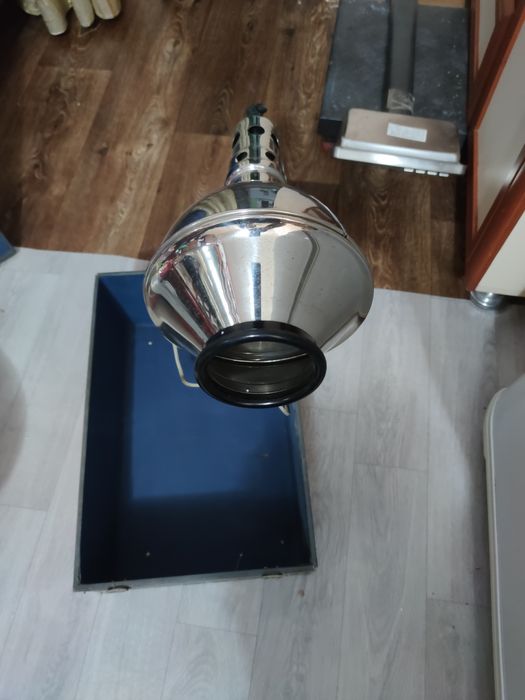 Лампа медицинская  сотилади