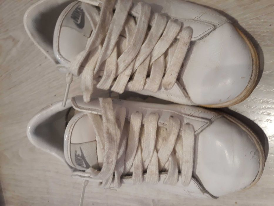 Спортни обувки LOUIS VUTTON, Маратонки NIKE