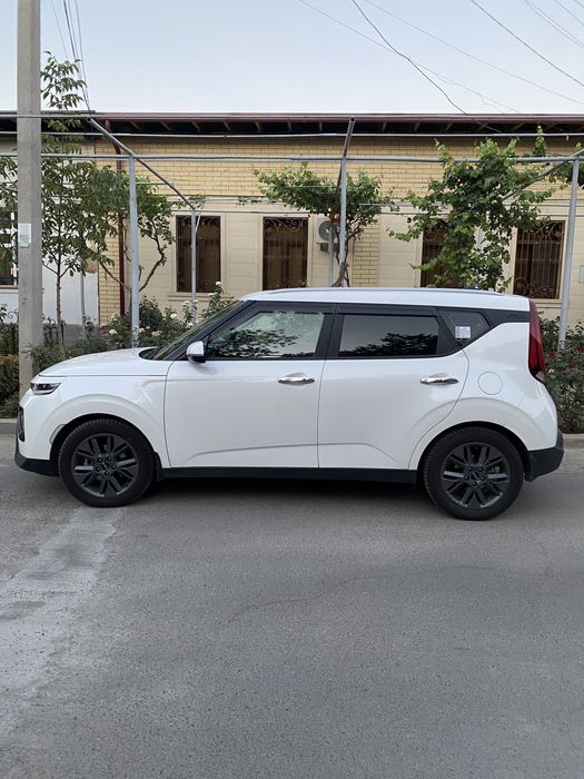 Продаю Kia Soul 2021 года, бензин
