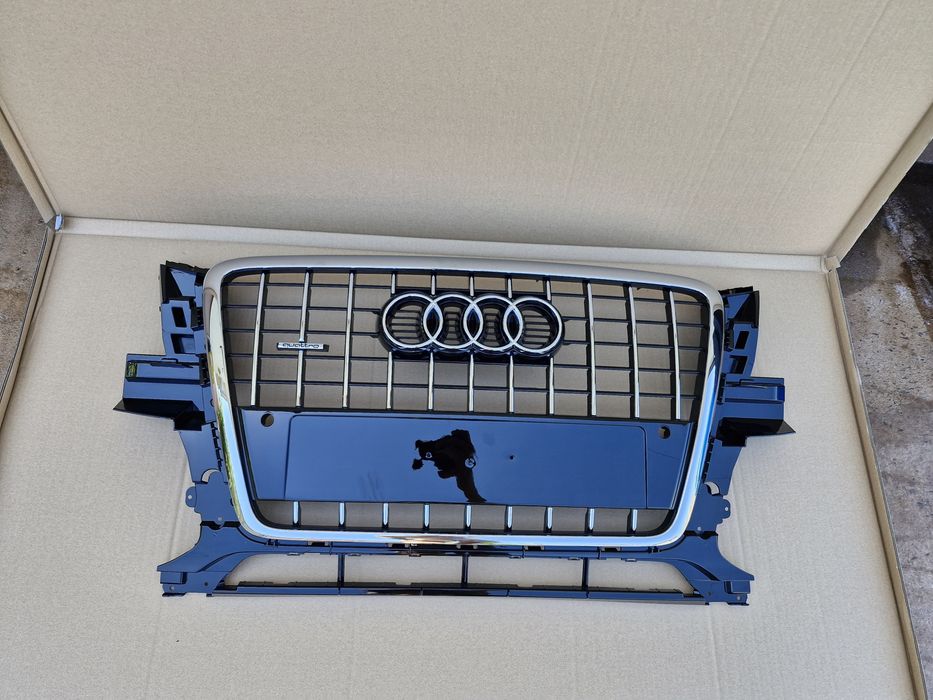 Grila centrala Audi Q5 8R NOUA 2008-2012