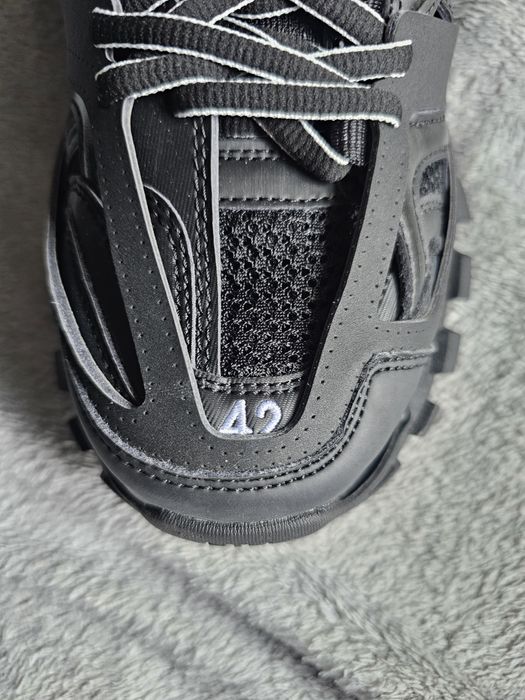 Balenciaga Track Black NOI full box 42