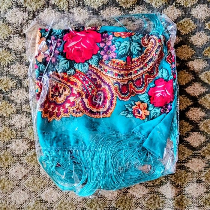 Платки!  Платки.