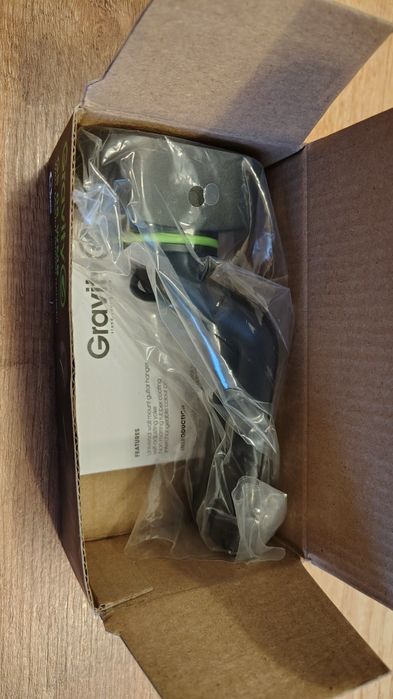 Нова стойка за китара - стенна