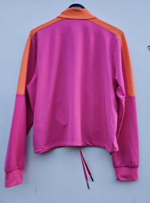 Fila дамска оригинална горница уникални наситени цветове Л размер