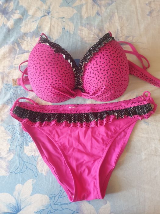 Costume de baie marimi diferite