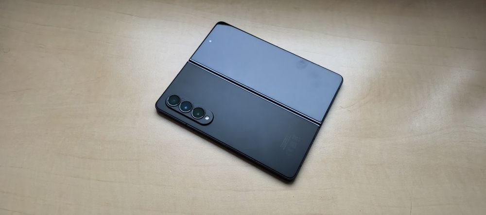 Samsung Galaxy Z Fold 4_512GB_12GB Ram_120HZ / DISPLAYURI DEFECTE