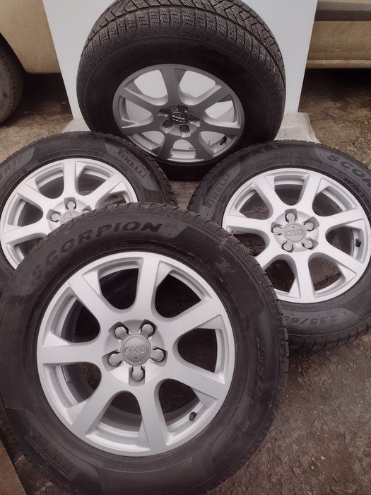 Перфектни 17-5х112 7j ET37 AUDI Q5 8R