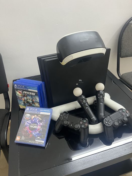 Продаю Sony PS4 Pro с PSVR