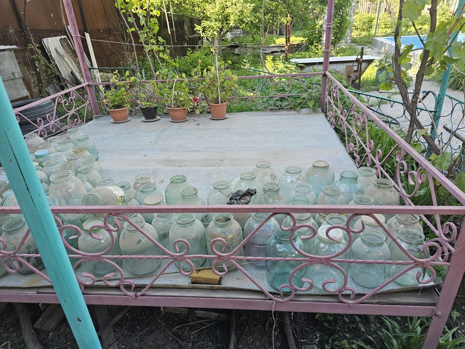 Банки 1, 2, 3 л отдам