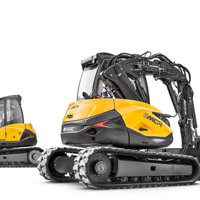 Почистване на имоти с верижен багер