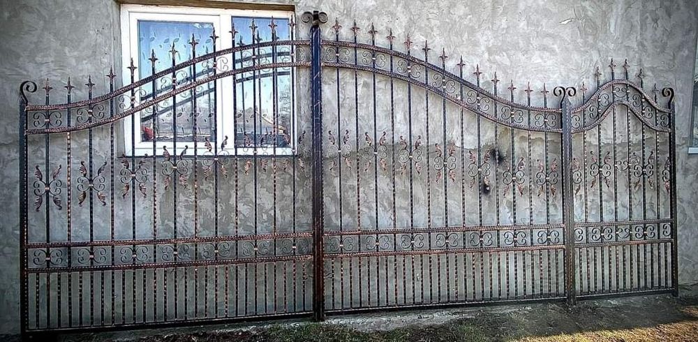 Porți și garduri din fier forjat