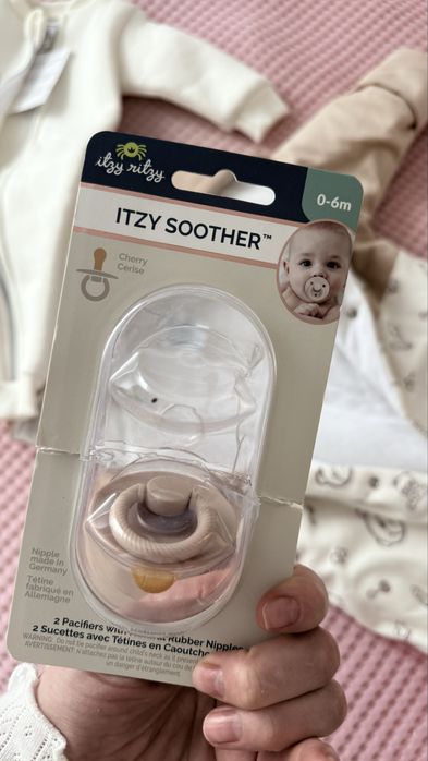 Продам 2 комбезика до 4х месяцев