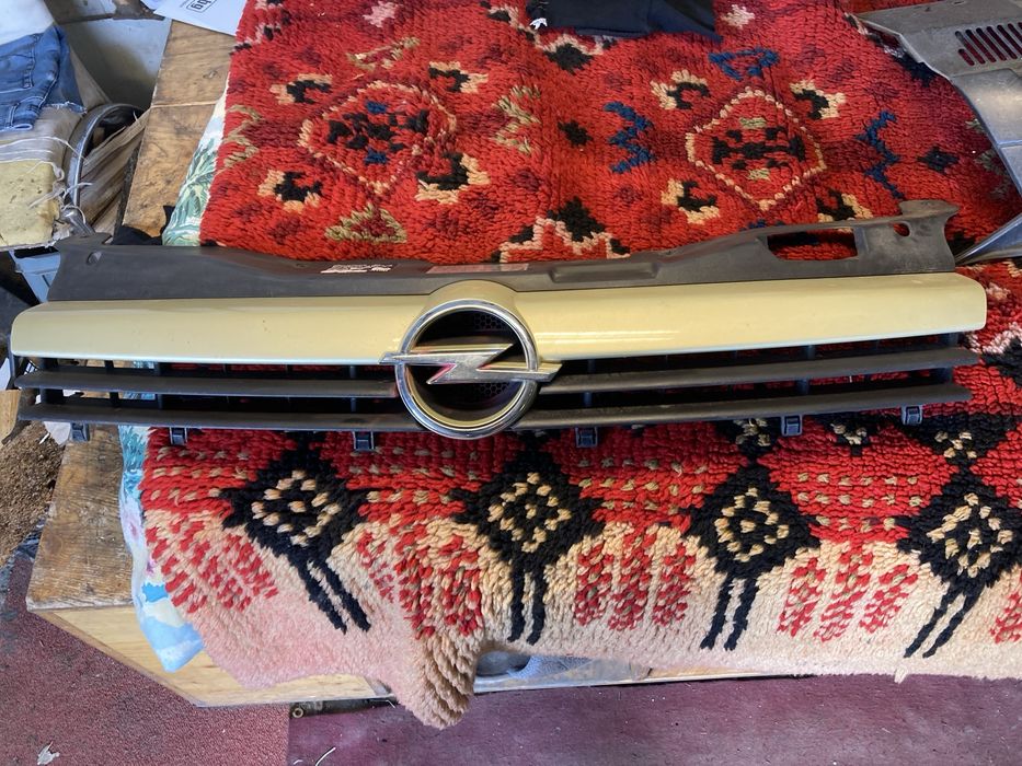 Оригинална Решетка за Опел Астра H  2004- 2008г