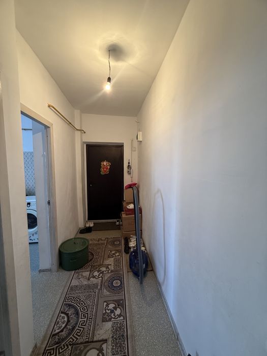 15мкр 1эт 2ком продается