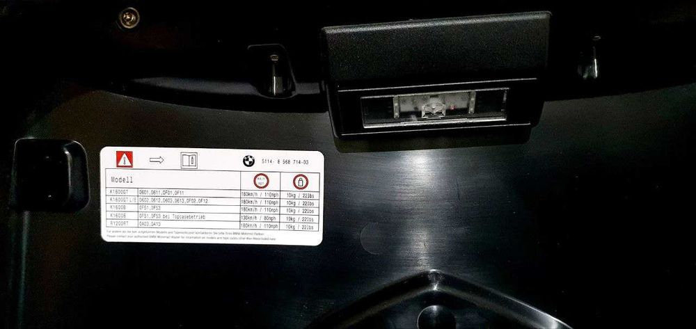 BMW Touring Topcase «Blackstorm Metallic».