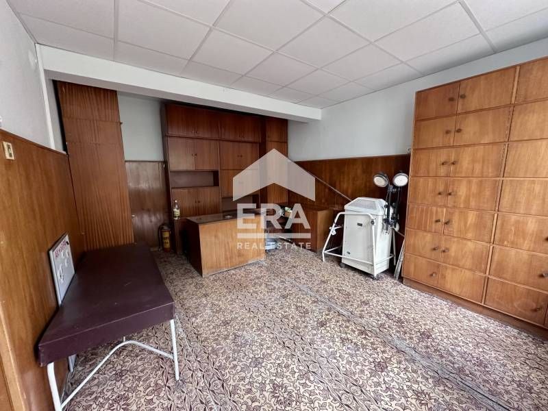 Дава се под наем Офис в Велико Търново, Център - 45 кв.м за 255 € - Снимка #3