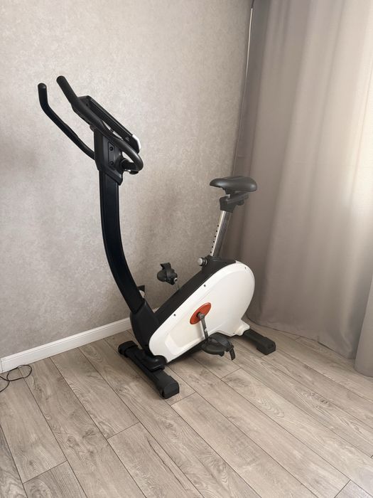Велотренажер HouseFit