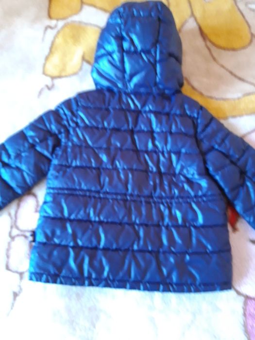 Продавам детско яке Benetton