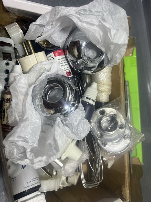 Розетки ,очень много запчасти новые и б/у ,остаток после ремонта