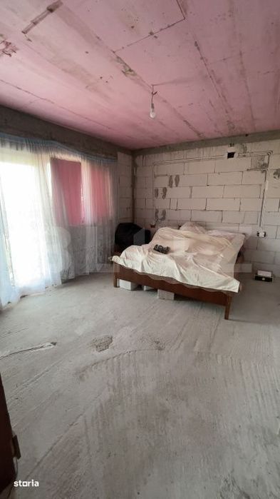 Casa P+1+M, 258 mp, teren 2.000 mp, zona Crucisoara