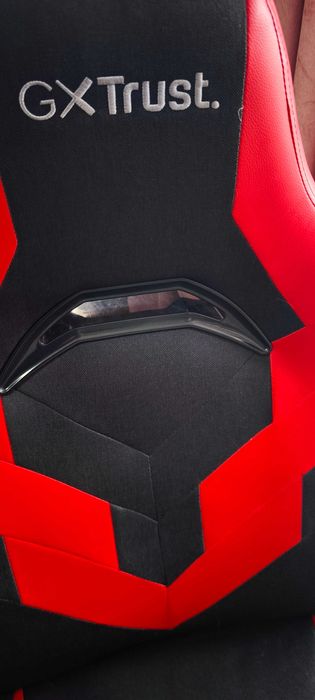 Геймърски стол червено и черно