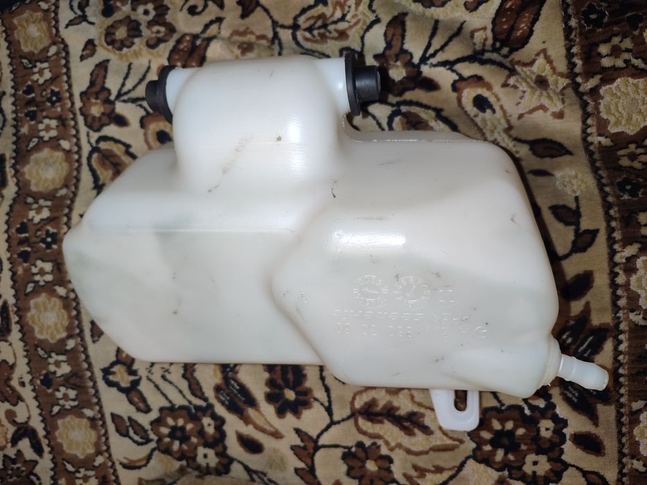 Мерседес W211. Бачок омывателя фар.  Оригинал. Из Японии.