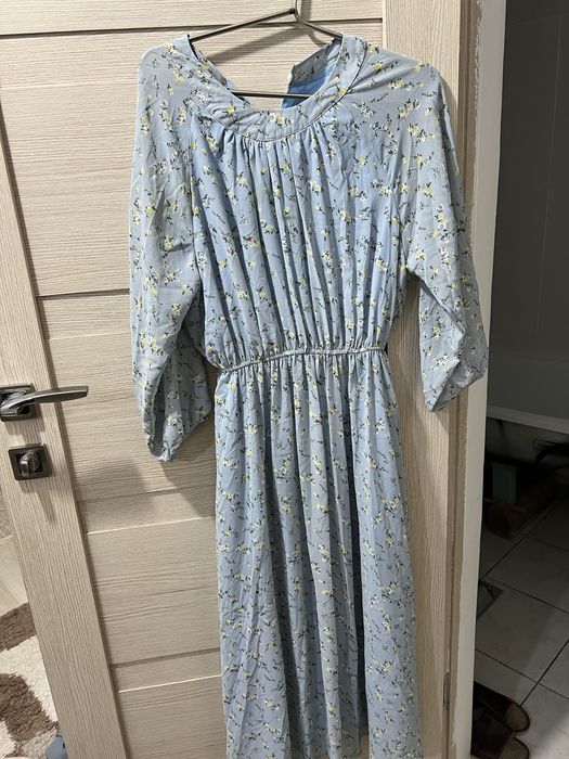 Платье, цвет голубой, б/у, размер-42-44, 4000 т