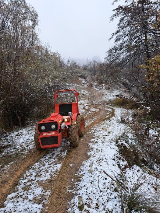 Tractor articulat 4x4