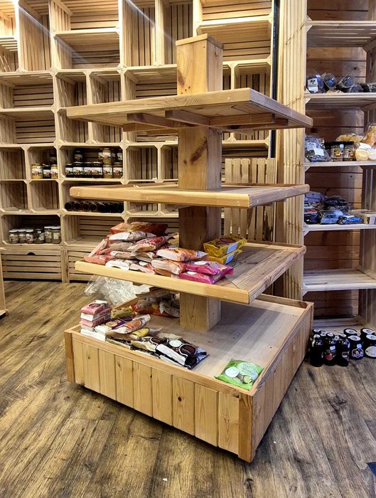 Островни и декоративни стелажи дървени