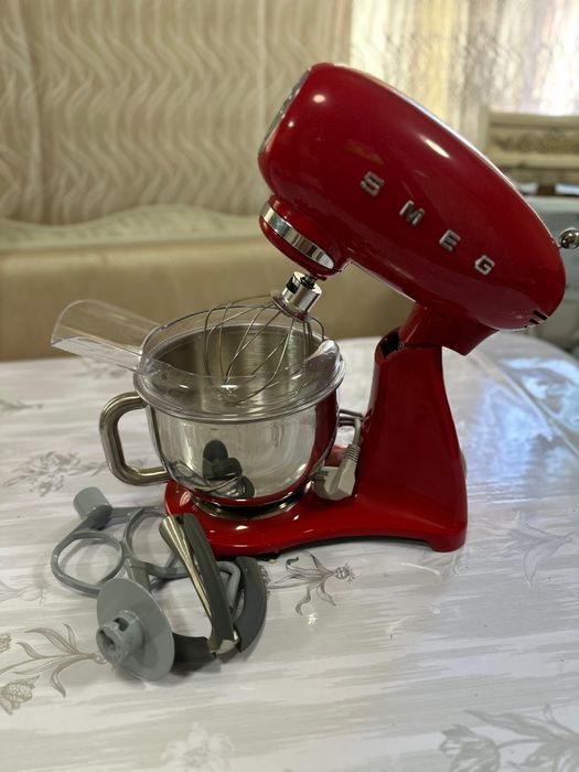 Продам миксер SMEG SMFO3RDEU