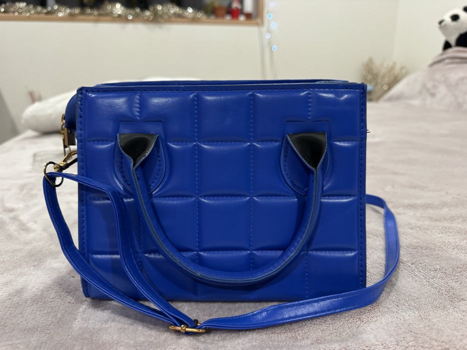 Малка дамска чантичка