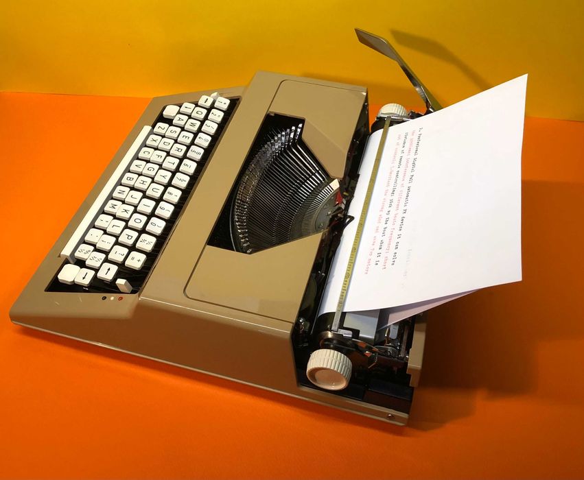 Пишеща Машина Lemair 30 3 цвята Латиница Qwerty нова лента топ състоян