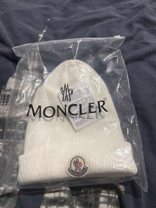 Sapcă Moncler nouă cu etichetă