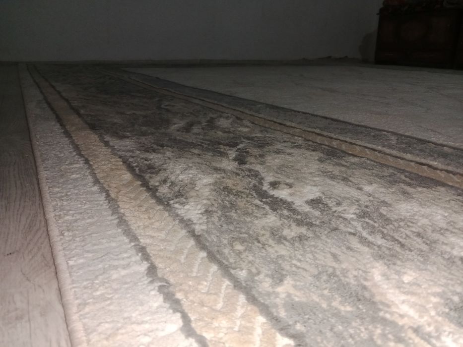 Продается Ковер 5,7 метр,потчти новый